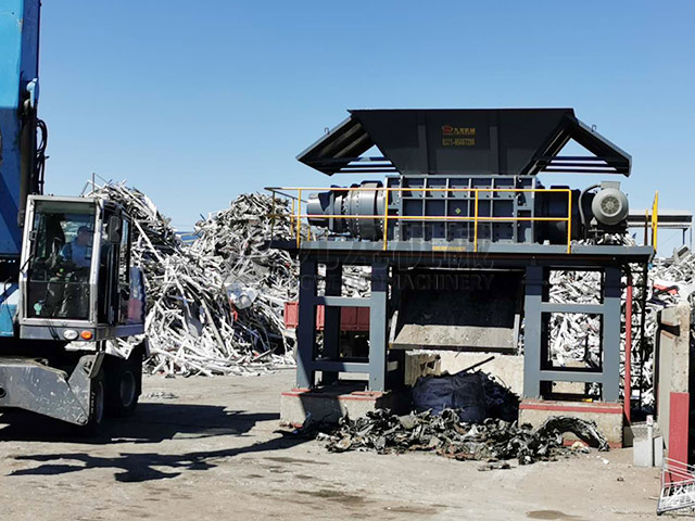 廢鐵撕碎機(jī) 廢鐵撕碎機(jī)